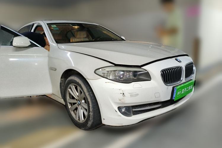 Used BMW 5 Series 2013 525Li Luxury Model Front Right 45 Deg