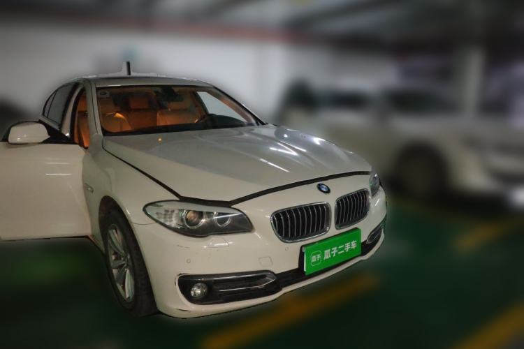Used BMW 5 Series 2013 525Li Luxury Model Front Right 45 Deg