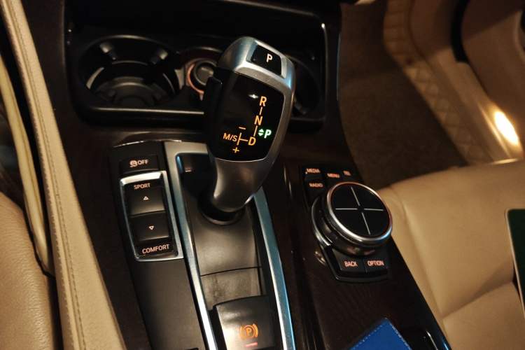 Used BMW 5 Series 2013 525Li Luxury Model Gear Lever