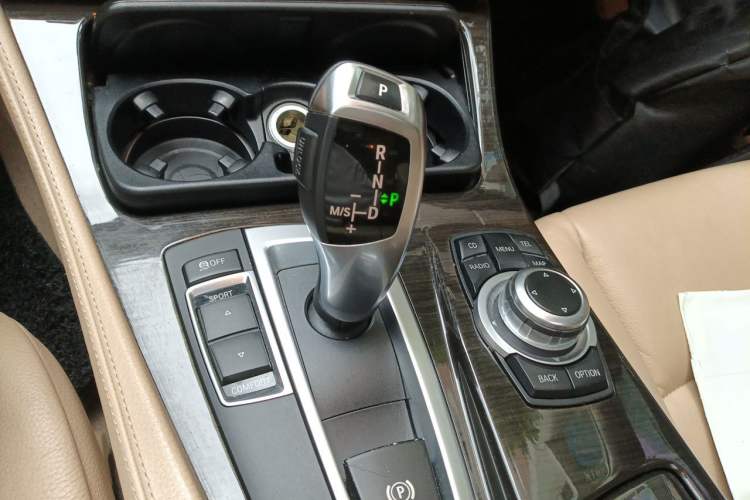 Used BMW 5 Series 2013 530Li Leading Model Gear Lever