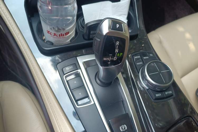 Used BMW 5 Series 2013 525Li Luxury Model Gear Lever