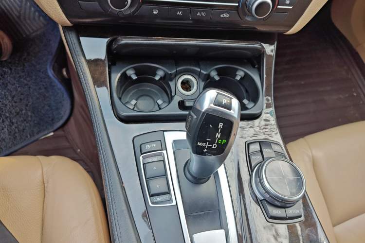 Used BMW 5 Series 2013 525Li Luxury Model Gear Lever