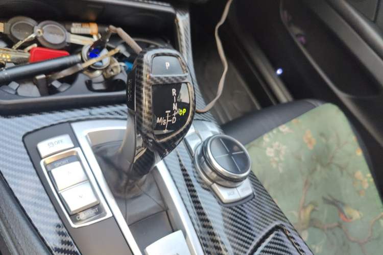 Used BMW 5 Series 2013 535Li Leading Model Gear Lever