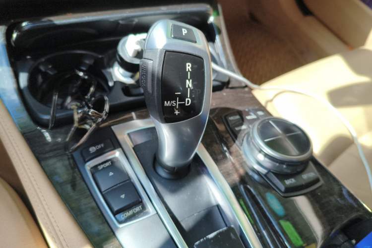 Used BMW 5 Series 2013 530Li Leading Model Gear Lever