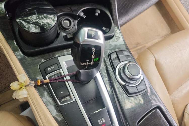 Used BMW 5 Series 2013 530Li Leading Model Gear Lever
