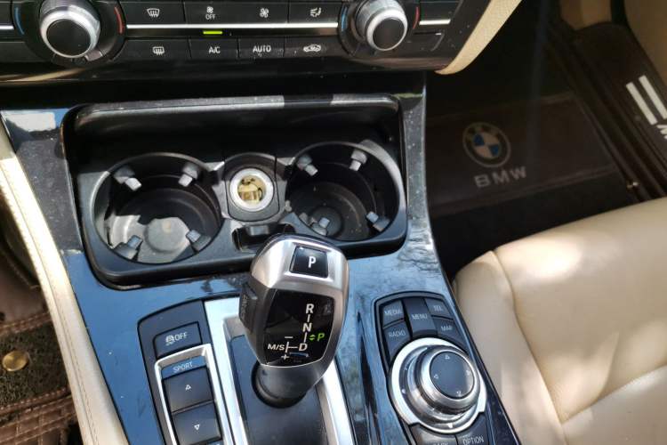 Used BMW 5 Series 2013 520Li Elegant Edition Gear Lever