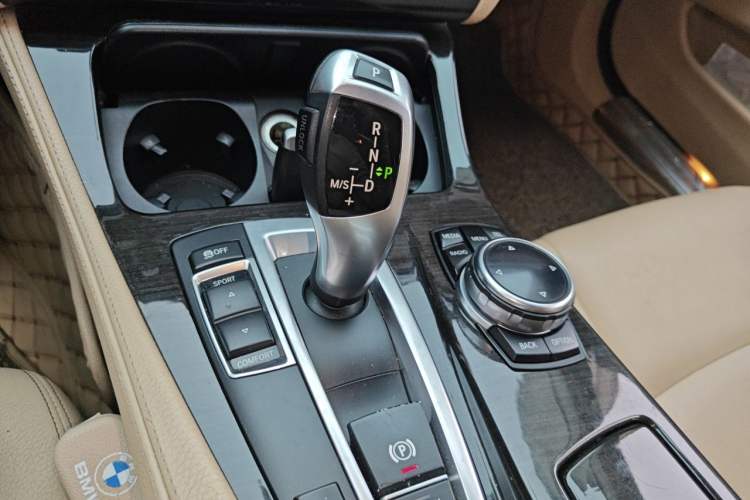 Used BMW 5 Series 2013 525Li Luxury Model Gear Lever