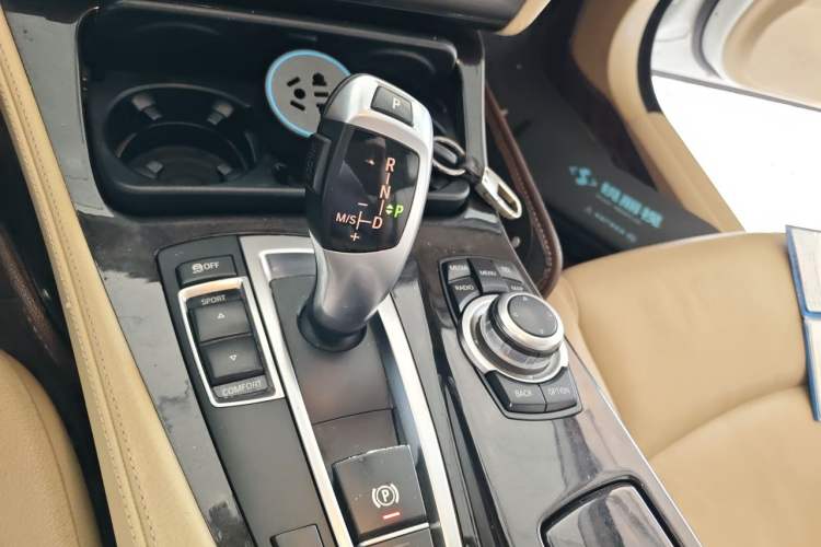 Used BMW 5 Series 2013 525Li Luxury Model Gear Lever