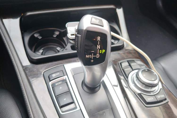 Used BMW 5 Series 2013 525Li Leading Model Gear Lever