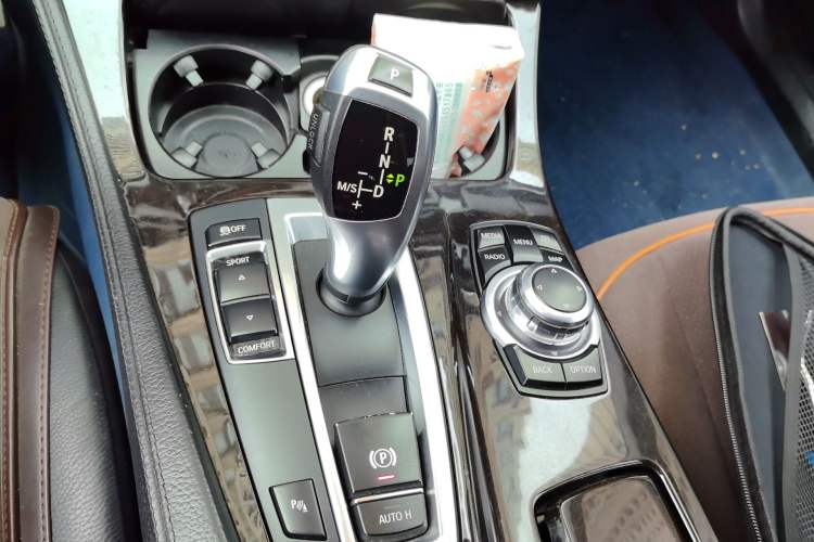 Used BMW 5 Series 2013 525Li Luxury Model Gear Lever