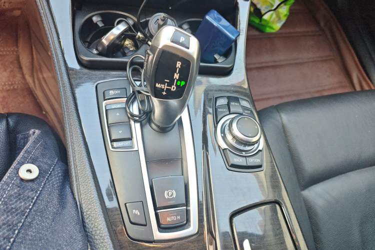 Used BMW 5 Series 2013 530Li Leading Model Gear Lever