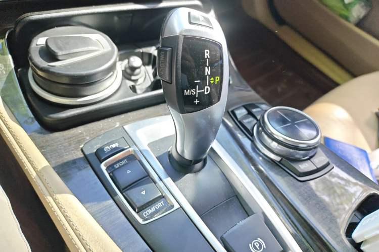 Used BMW 5 Series 2013 530Li Leading Model Gear Lever