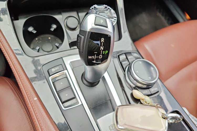 Used BMW 5 Series 2013 535Li Leading Model Gear Lever