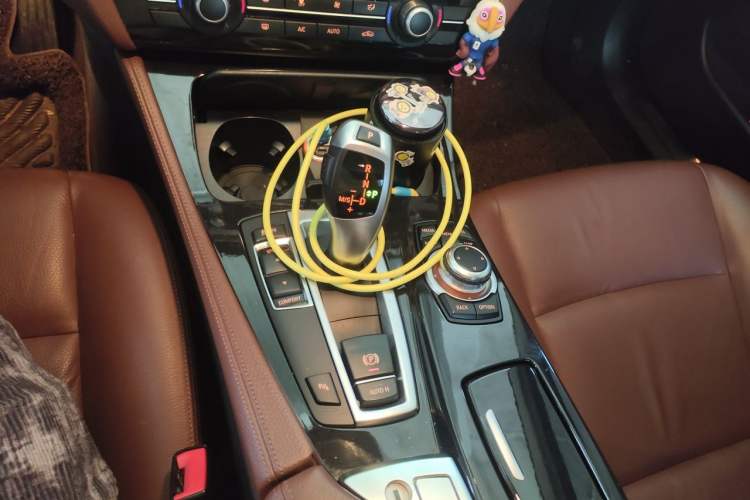 Used BMW 5 Series 2013 520i Elegant Edition Gear Lever