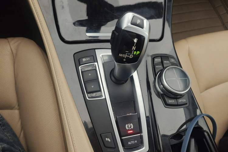 Used BMW 5 Series 2013 525Li Luxury Model Gear Lever