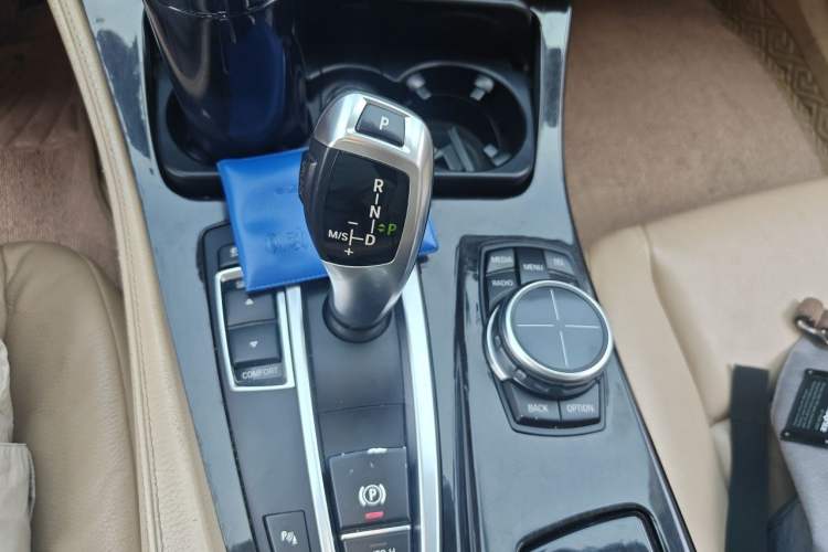 Used BMW 5 Series 2013 525Li Luxury Model Gear Lever