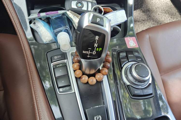 Used BMW 5 Series 2013 520i Elegant Edition Gear Lever