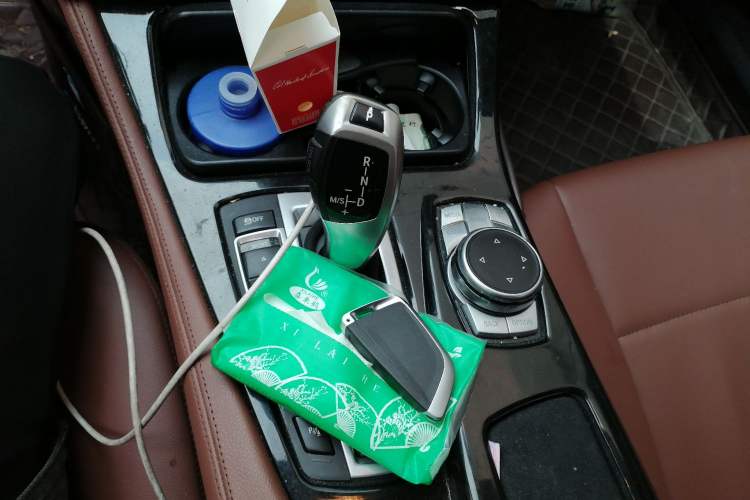 Used BMW 5 Series 2013 520i Elegant Edition Gear Lever