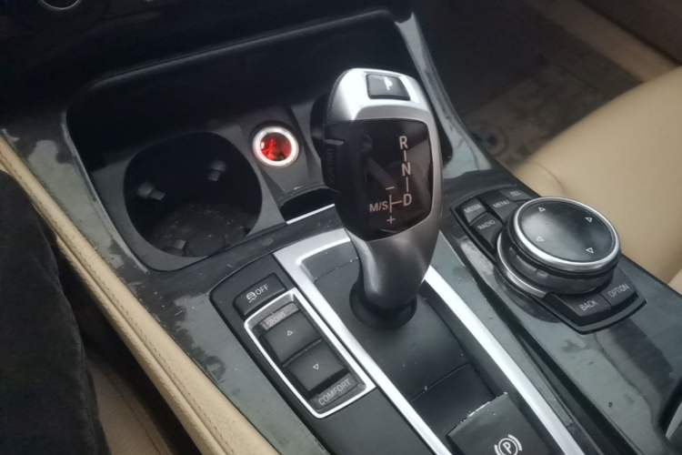 Used BMW 5 Series 2013 525Li Luxury Model Gear Lever