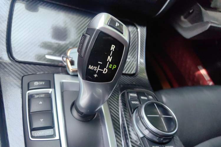 Used BMW 5 Series 2013 525Li Luxury Model Gear Lever