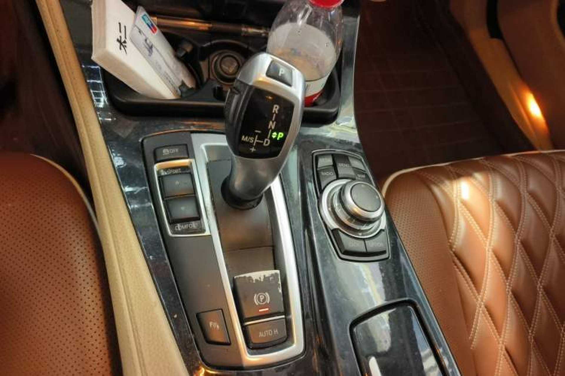 Used BMW 5 Series 2013 520i Elegant Edition Gear Lever