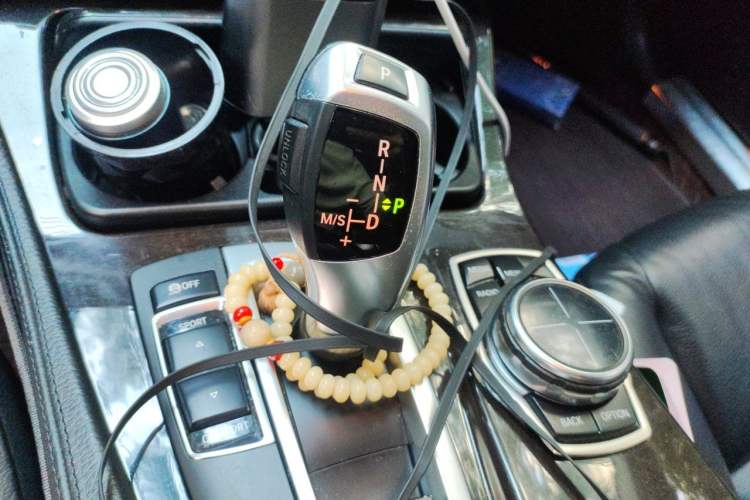 Used BMW 5 Series 2013 525Li Luxury Model Gear Lever