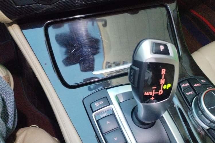 Used BMW 5 Series 2013 525Li Luxury Model Gear Lever