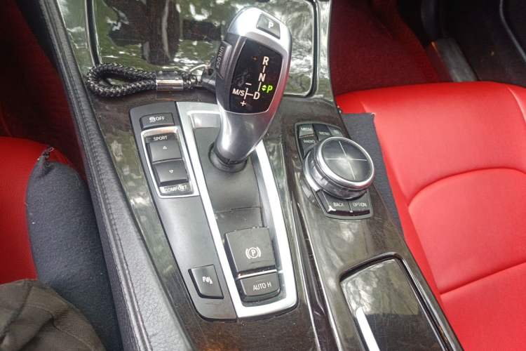 Used BMW 5 Series 2013 525Li Luxury Model Gear Lever