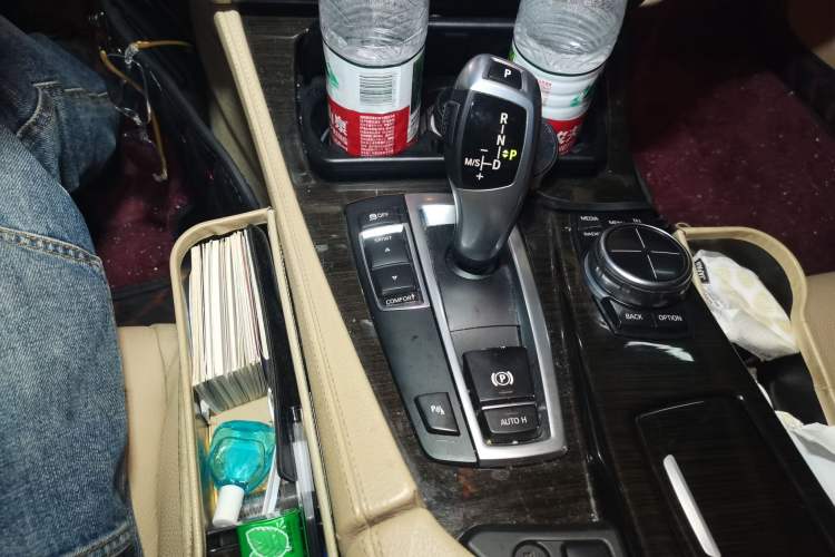 Used BMW 5 Series 2013 530Li Leading Model Gear Lever