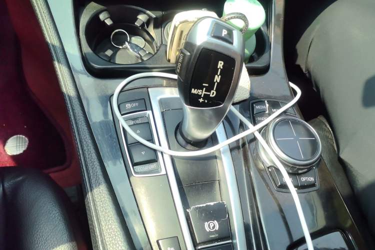 Used BMW 5 Series 2013 525Li Luxury Model Gear Lever