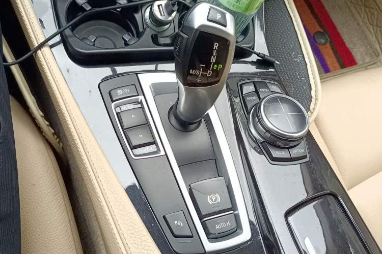 Used BMW 5 Series 2013 525Li Luxury Model Gear Lever