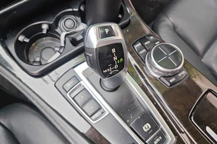 Used BMW 5 Series 2013 525Li Luxury Model Gear Lever