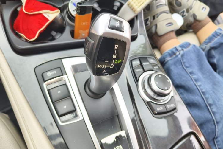 Used BMW 5 Series 2013 525Li Leading Model Gear Lever