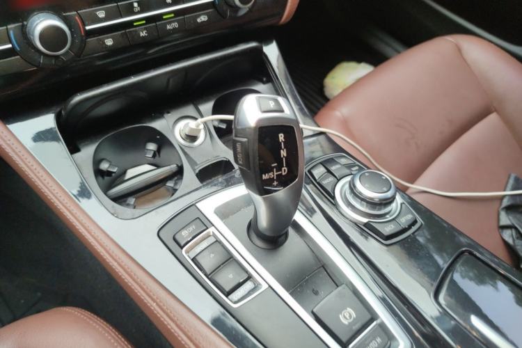 Used BMW 5 Series 2013 520i Elegant Edition Gear Lever