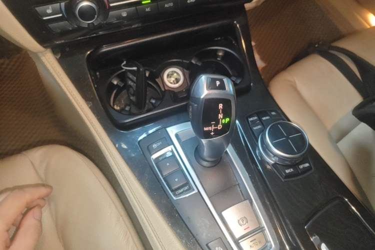 Used BMW 5 Series 2013 525Li Luxury Model Gear Lever