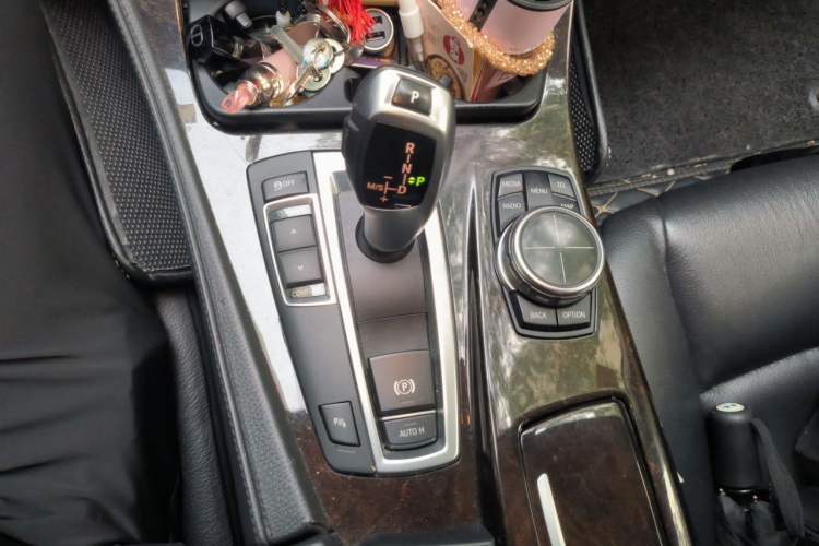 Used BMW 5 Series 2013 525Li Luxury Model Gear Lever