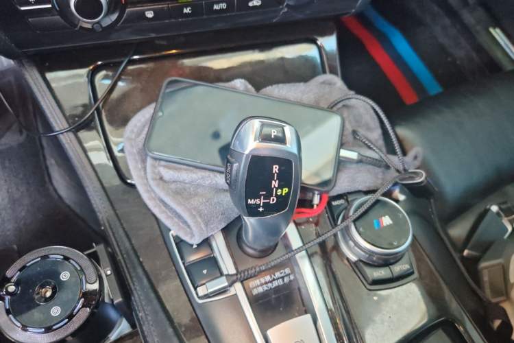 Used BMW 5 Series 2013 525Li Luxury Model Gear Lever
