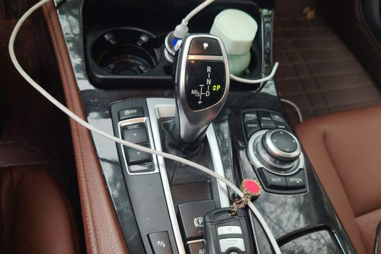 Used BMW 5 Series 2013 535i Sport Edition Gear Lever