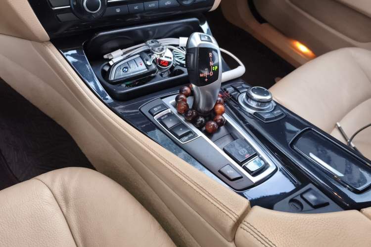 Used BMW 5 Series 2013 520Li Elegant Edition Gear Lever