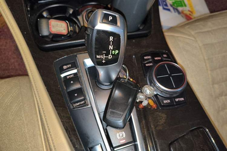 Used BMW 5 Series 2013 525Li Luxury Model Gear Lever