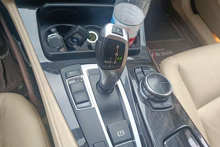Used BMW 5 Series 2013 525Li Luxury Model Gear Lever