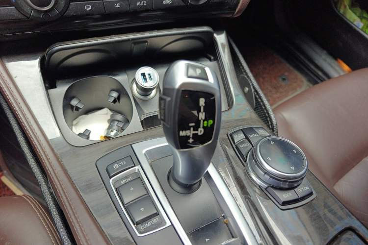 Used BMW 5 Series 2013 525Li Zhuole Edition Gear Lever