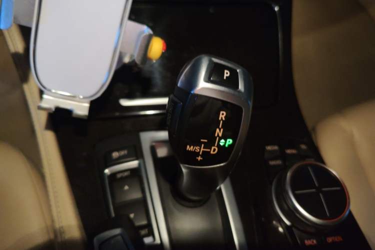 Used BMW 5 Series 2013 525Li Luxury Model Gear Lever