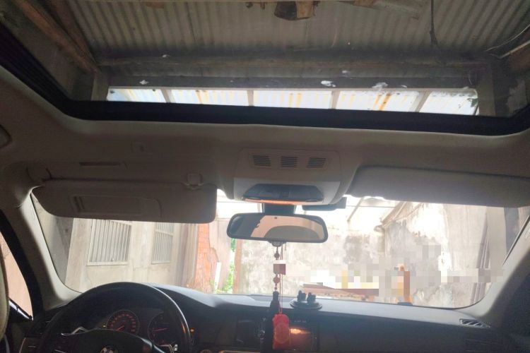 Used BMW 5 Series 2013 535Li Luxury Model Headliner