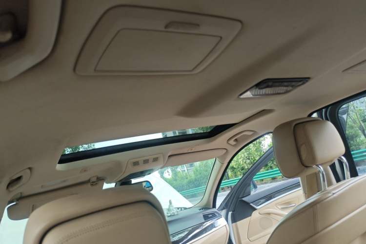 Used BMW 5 Series 2013 530Li Leading Model Headliner