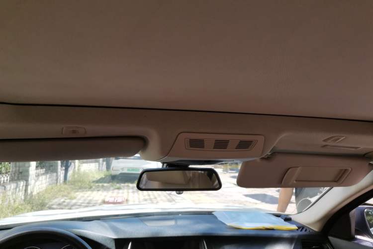 Used BMW 5 Series 2013 520Li Elegant Edition Headliner