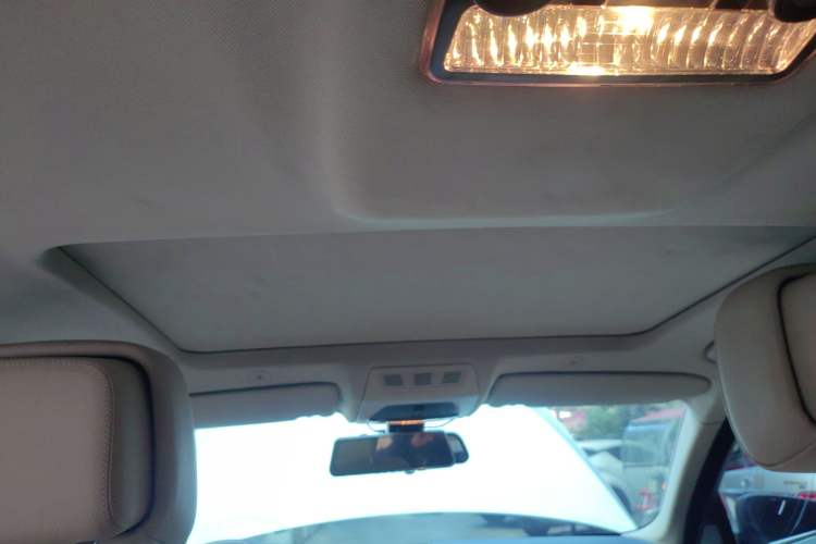 Used BMW 5 Series 2013 525Li Leading Model Headliner