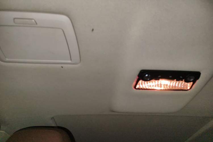 Used BMW 5 Series 2013 530Li Leading Model Headliner
