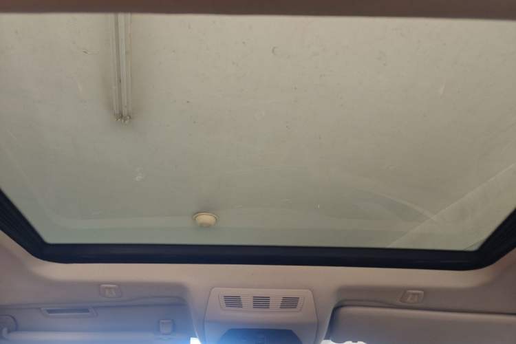 Used BMW 5 Series 2013 525Li Luxury Model Headliner