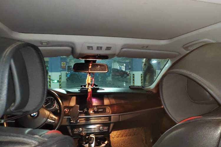 Used BMW 5 Series 2013 525Li Luxury Model Headliner